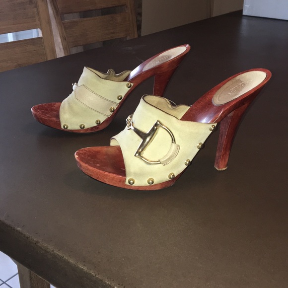 •SOLD•Authentic Vintage Gucci horsebit heels *9 - Picture 2 of 8